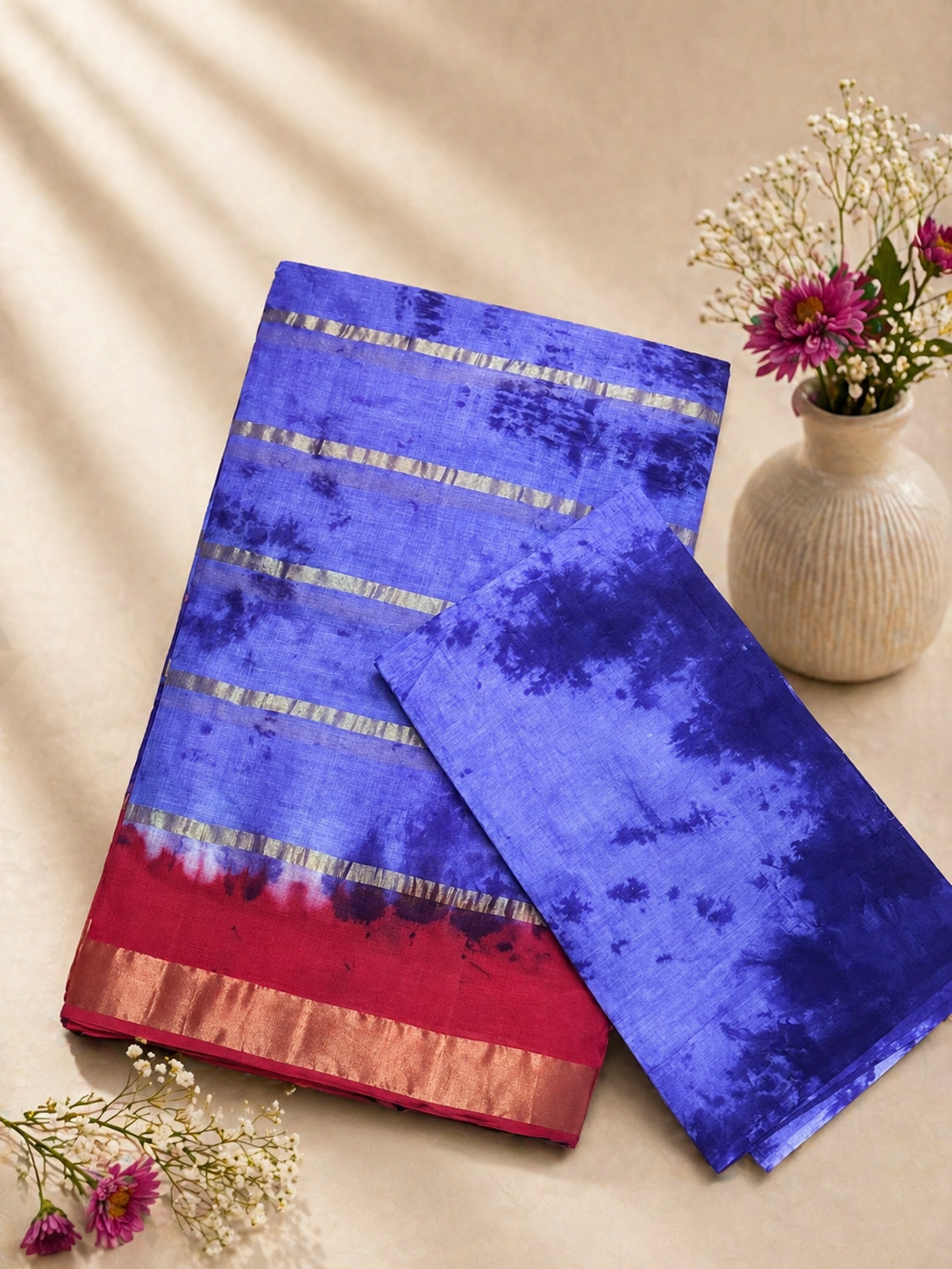Trendy Ten Patti Saree with Artistic Abstract Texture