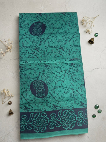 See green-Sungudi Cotton Saree with Traditional Printed Border