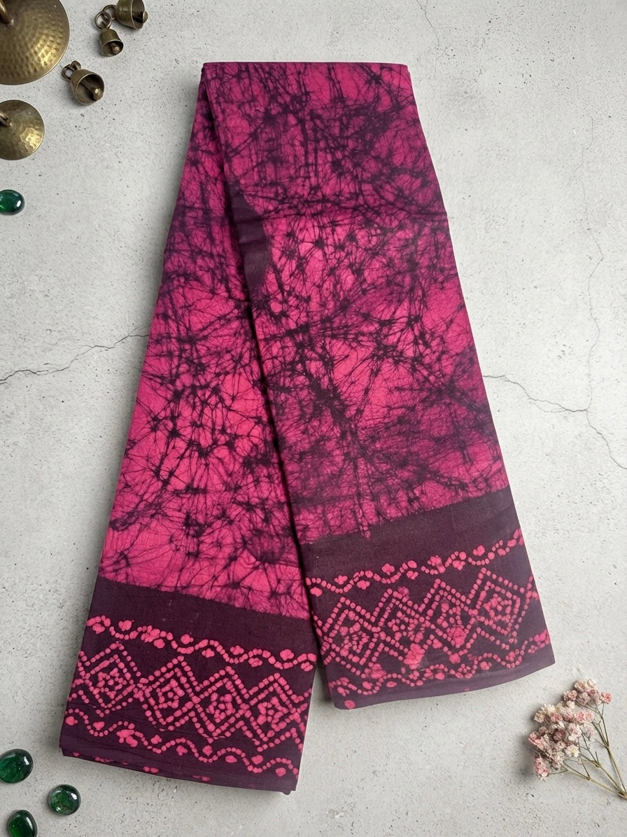 Vibrant pink-Sungudi Cotton Saree with Traditional Printed Border