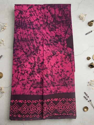 Vibrant pink-Sungudi Cotton Saree with Traditional Printed Border