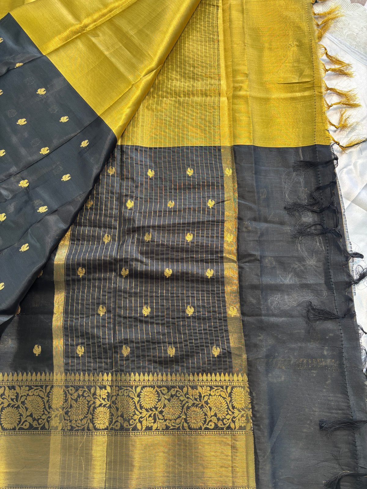 Vintage saree-Gold and Black Handwoven Silk Saree