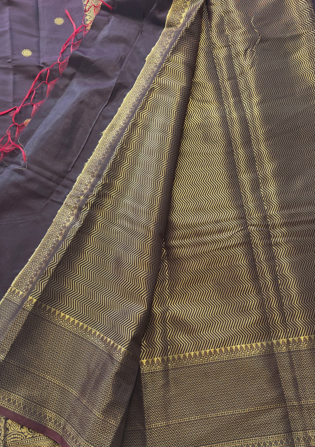 Banarasi Silk-Classic brown Silk Saree with Traditional Border